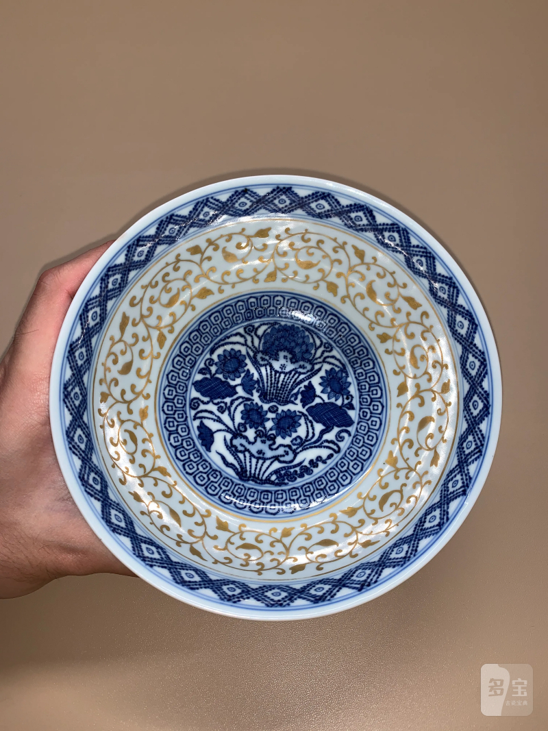 清乾隆 仿宣窑青花描金缠枝莲纹碗 - 图7